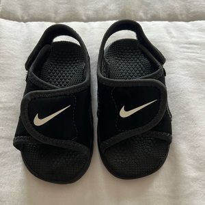 Toddler Nike Sandal size 5c